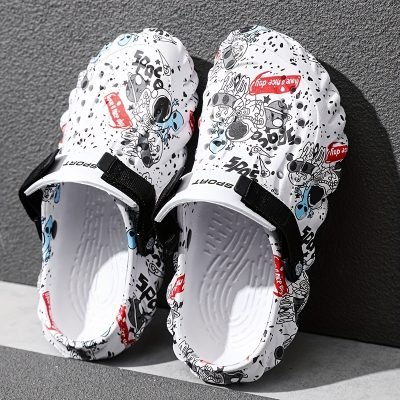 Unisex Graffiti Print Clogs, Fashion Breathable EVA Summer Beach Slide Shoes, Casual Outdoor Garden Sandals