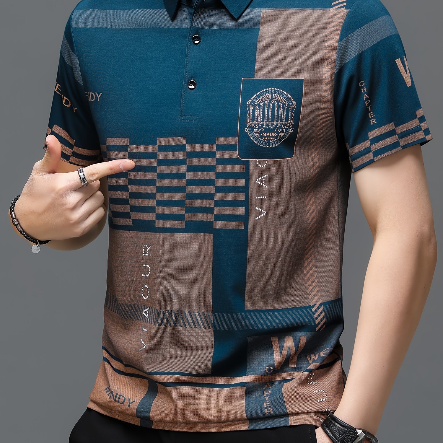 Men??s Irregular Geometric Pattern And Alphabet Print Sports Shirt With Henley Neck, Lapel Collar And Short Sleeve, Casual And Chic Tee For Men, Tops Suitable For Summer Outdoors Activities - Image 2