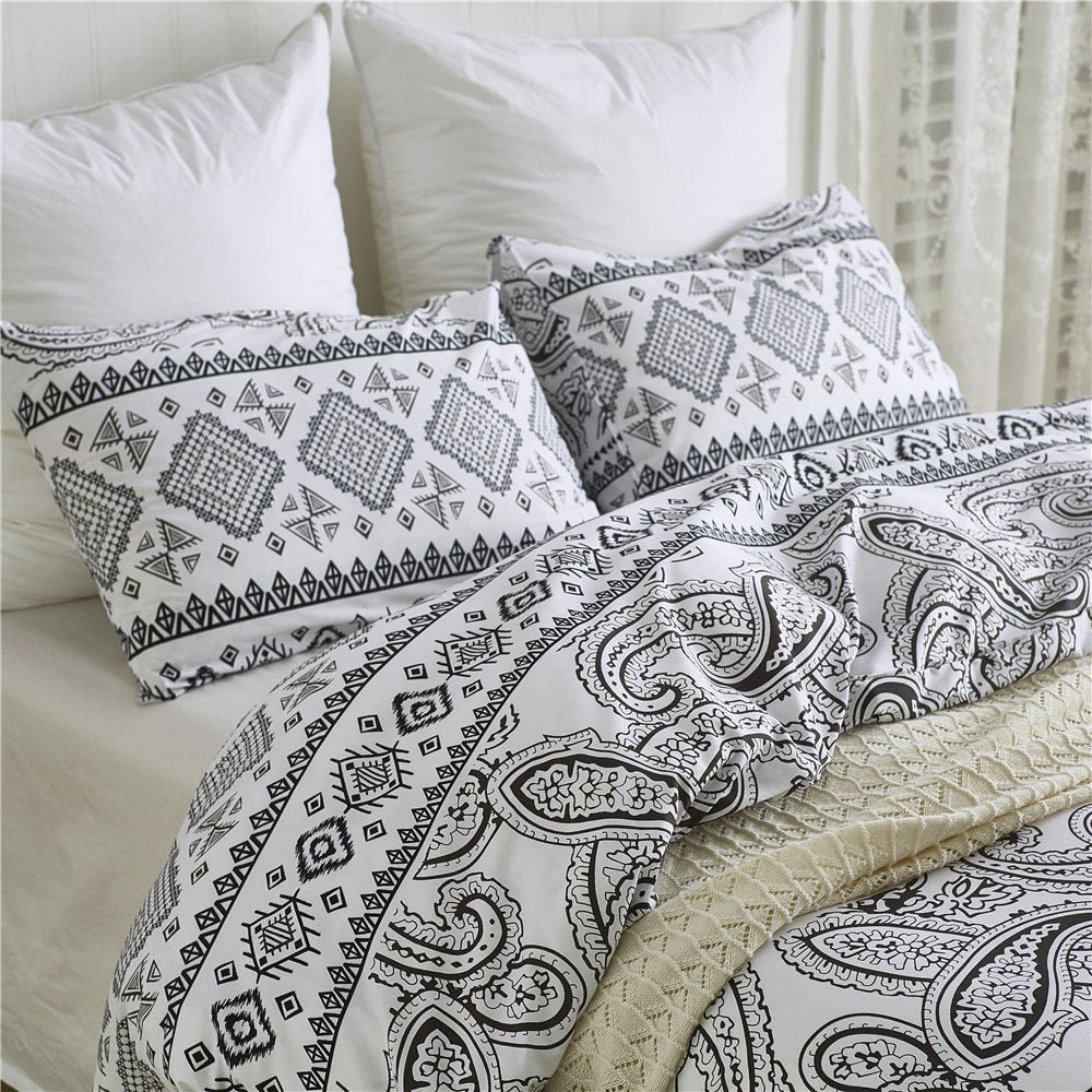 White 2/3-Piece Boho Geometric Pattern Duvet Cover Set - Image 2